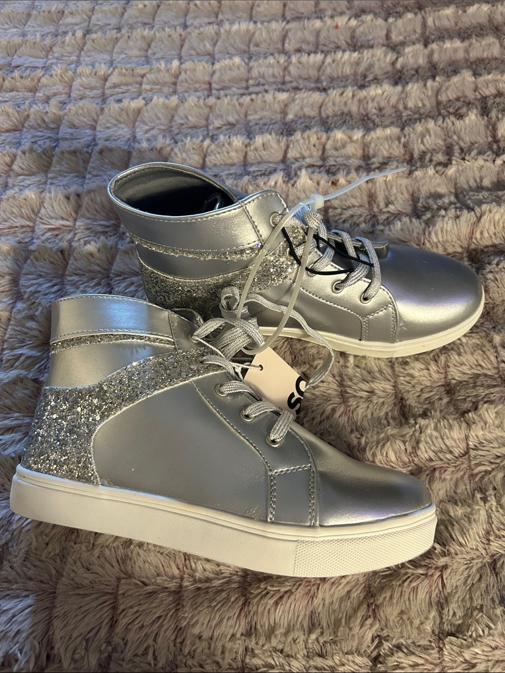 SO Kids Silver Glitter High-Top Sneakers size 4. New